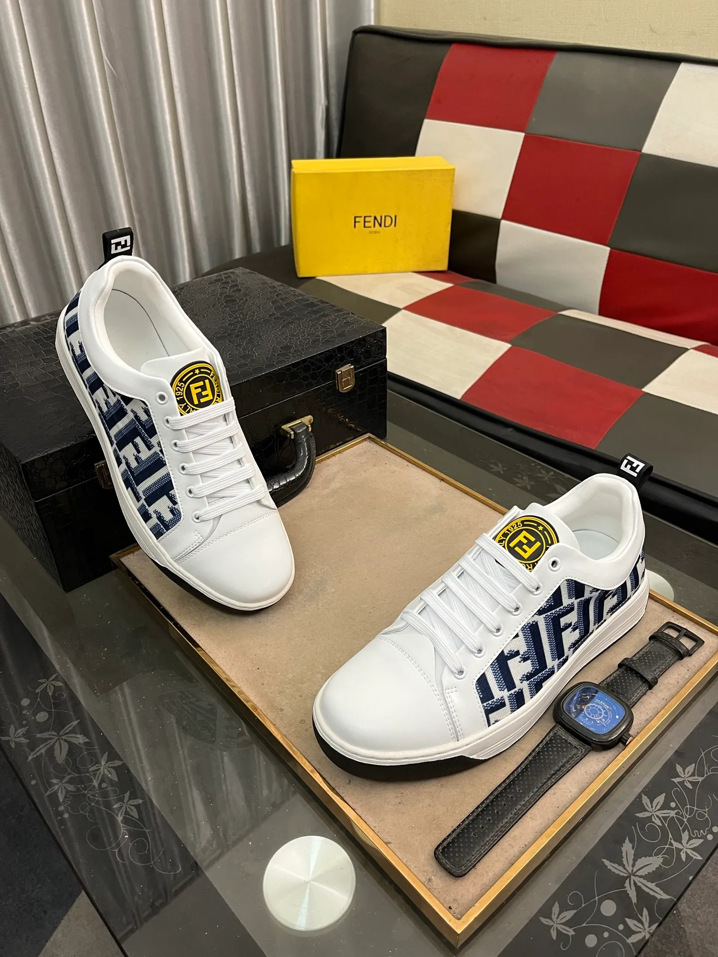 Men's Men's Shoes💰420⌚️⌚️[Fendi] Fendi's latest casual shoes for men! Available at counters simultaneously! Made entirely of imported top-grain calfskin, the interior is made of top-grain water-dyed cowhide, and the original factory-supplied rubber outsole. Leading new fashion concepts. Matching code: 38-442️⃣Colors available